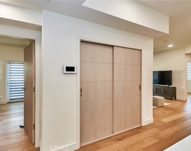 820 S Wilton - Photo Thumbnail 32