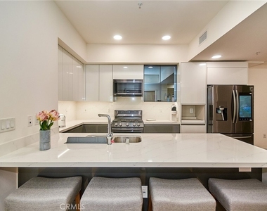820 S Wilton - Photo Thumbnail 13
