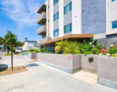 820 S Wilton - Photo Thumbnail 2