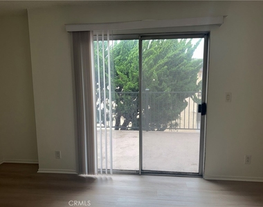 16703 Lynn Lane - Photo Thumbnail 4