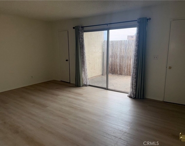 16703 Lynn Lane - Photo Thumbnail 5