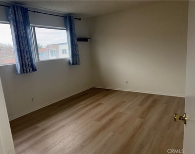 16703 Lynn Lane - Photo Thumbnail 6