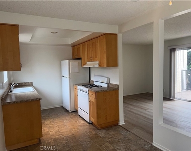 16703 Lynn Lane - Photo Thumbnail 2