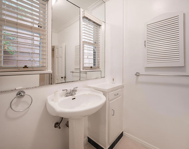 1720 N Vista Street - Photo Thumbnail 26