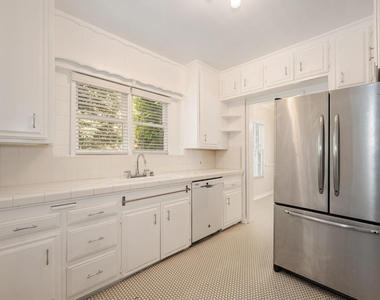 1720 N Vista Street - Photo Thumbnail 9