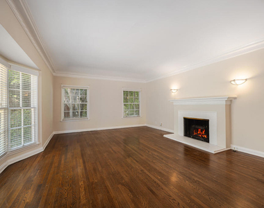 1720 N Vista Street - Photo Thumbnail 6