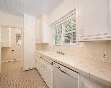 1720 N Vista Street - Photo Thumbnail 11