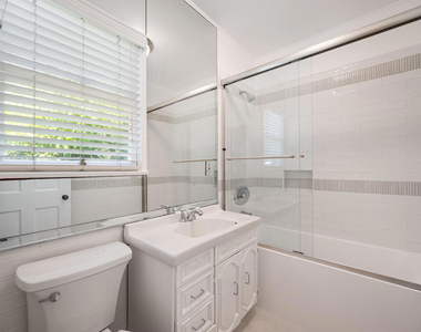 1720 N Vista Street - Photo Thumbnail 23