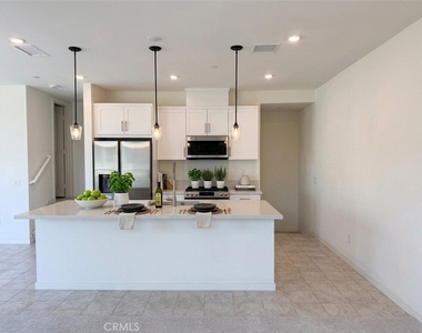 1572 Lima - Photo Thumbnail 1