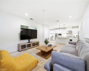 37 Roycroft - Photo Thumbnail 1