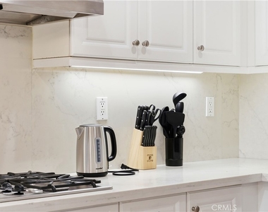 37 Roycroft - Photo Thumbnail 17