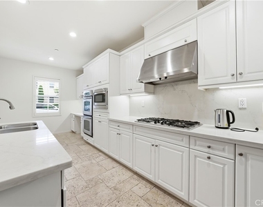 37 Roycroft - Photo Thumbnail 15
