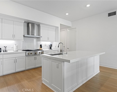 2602 Rivington - Photo Thumbnail 11