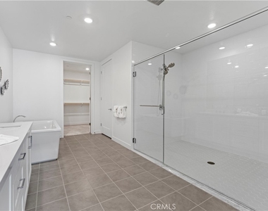 2602 Rivington - Photo Thumbnail 24