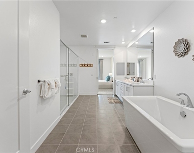 2602 Rivington - Photo Thumbnail 21