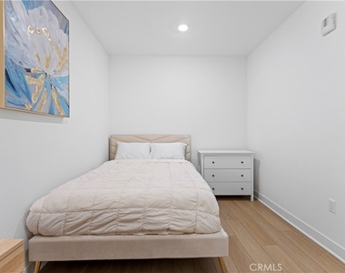 2602 Rivington - Photo Thumbnail 20