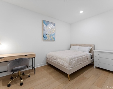 2602 Rivington - Photo Thumbnail 19