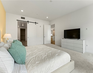 2602 Rivington - Photo Thumbnail 13