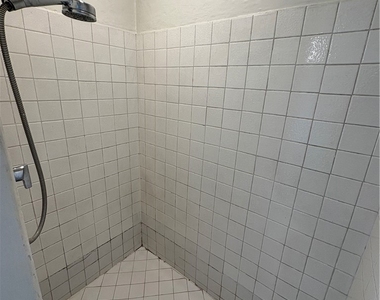 149 Bay Shore Avenue - Photo Thumbnail 5