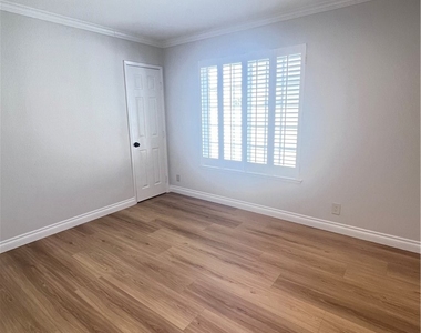 17712 Manchester Avenue - Photo Thumbnail 6