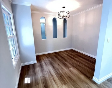 17712 Manchester Avenue - Photo Thumbnail 4