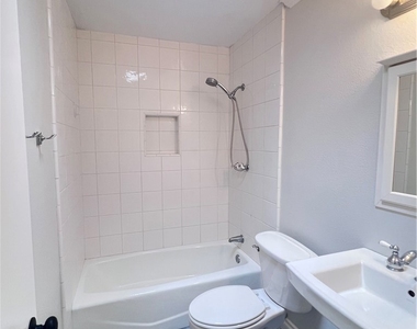 17712 Manchester Avenue - Photo Thumbnail 7