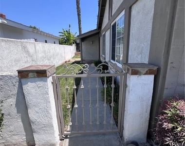 17712 Manchester Avenue - Photo Thumbnail 1