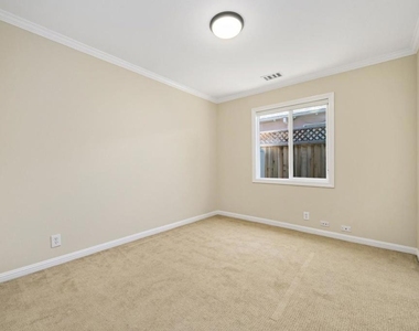 3419 Flora Vista Avenue - Photo Thumbnail 6