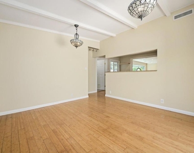 3419 Flora Vista Avenue - Photo Thumbnail 5