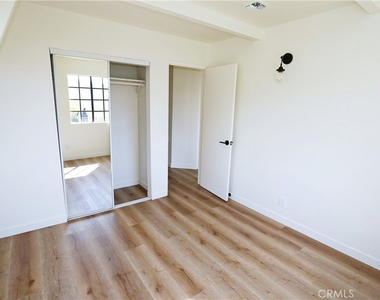 2615 Manhattan - Photo Thumbnail 25