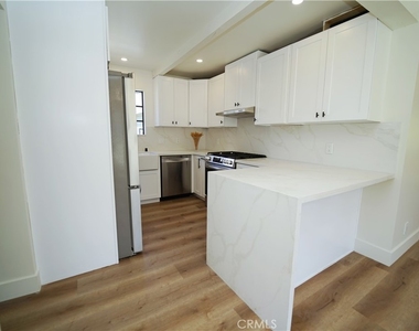 2615 Manhattan - Photo Thumbnail 6