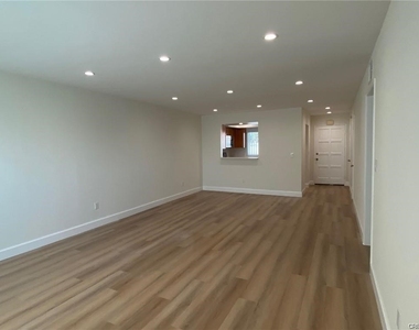 124 S Belmont Street - Photo Thumbnail 9
