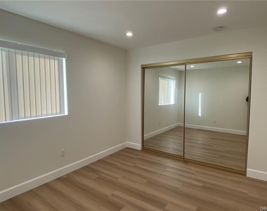 124 S Belmont Street - Photo Thumbnail 15