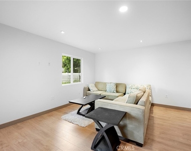 10377 Mcbroom Street - Photo Thumbnail 3
