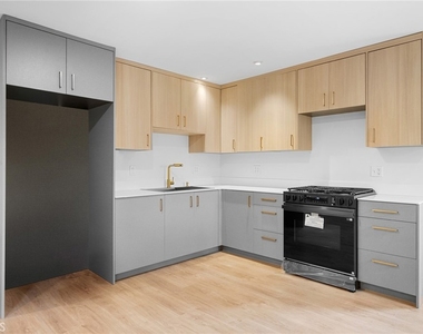 10377 Mcbroom Street - Photo Thumbnail 5