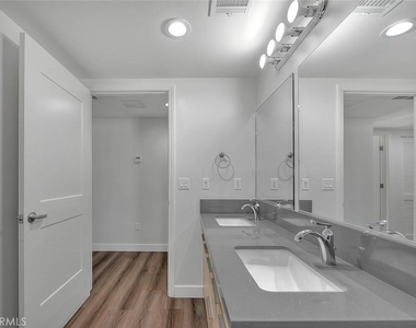 501 W Foothill Boulevard - Photo Thumbnail 12