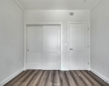 501 W Foothill Boulevard - Photo Thumbnail 15