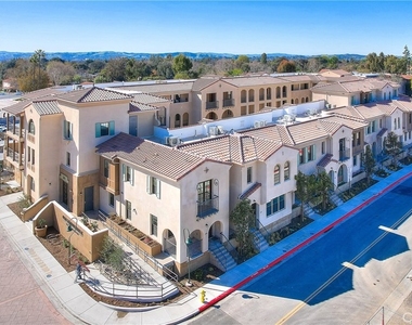 501 W Foothill Boulevard - Photo Thumbnail 14