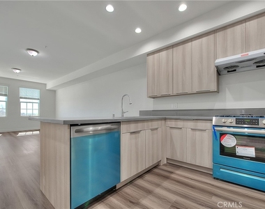 501 W Foothill Boulevard - Photo Thumbnail 1