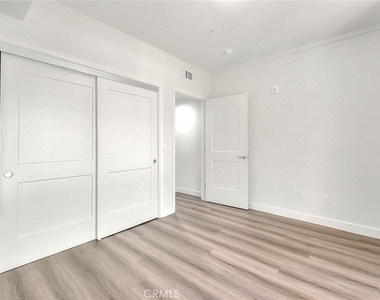 501 W Foothill Boulevard - Photo Thumbnail 16