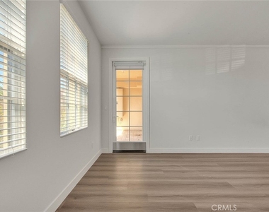501 W Foothill Boulevard - Photo Thumbnail 12