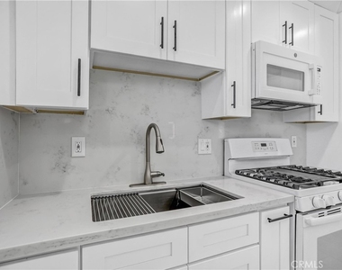 857 S Idyllwild Unit #2 Avenue - Photo Thumbnail 1