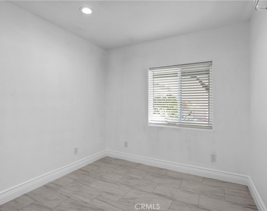 857 S Idyllwild Unit #2 Avenue - Photo Thumbnail 6