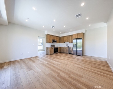 6094 La Prada - Photo Thumbnail 9
