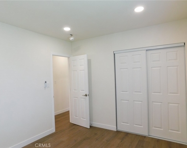 920 W Olive Avenue - Photo Thumbnail 6