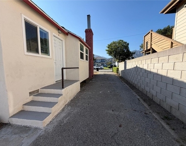 920 W Olive Avenue - Photo Thumbnail 11