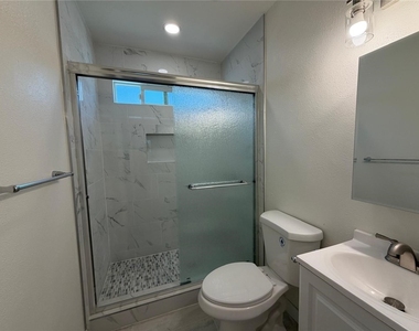 920 W Olive Avenue - Photo Thumbnail 5