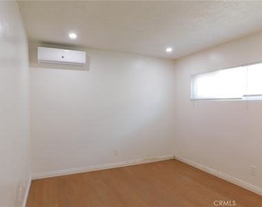 920 W Olive Avenue - Photo Thumbnail 9