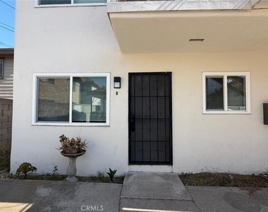 920 W Olive Avenue - Photo Thumbnail 2