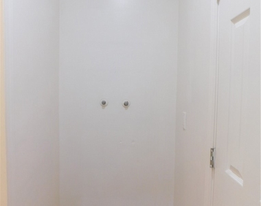 920 W Olive Avenue - Photo Thumbnail 12